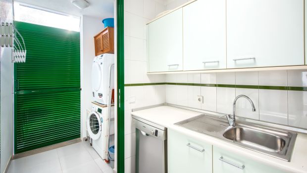 Kitchen & Laundry